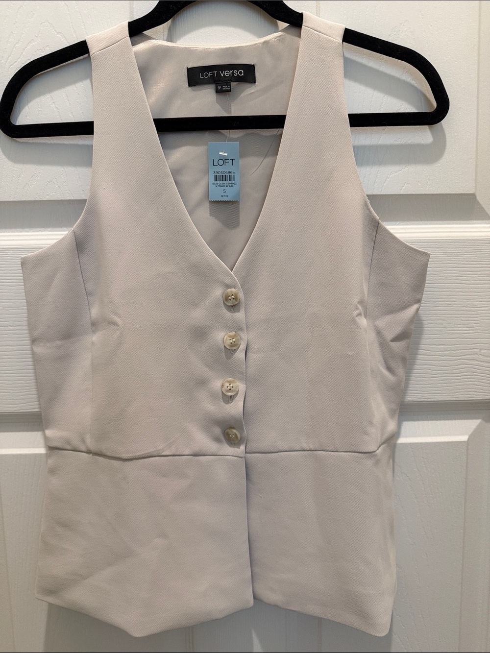 LOFT Cream Button-Front V-Neck Crop Top NWT